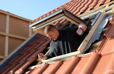 Pose de fenêtres de toit Velux à Mévoisins